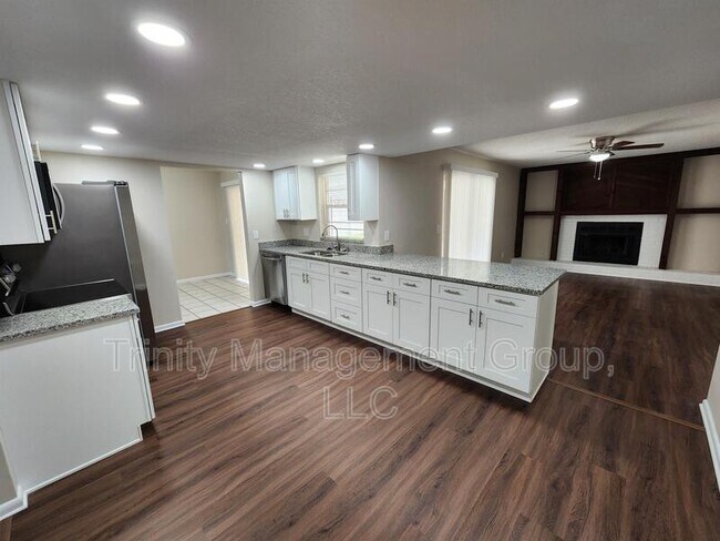 Building Photo - 17531 Brandywine Dr