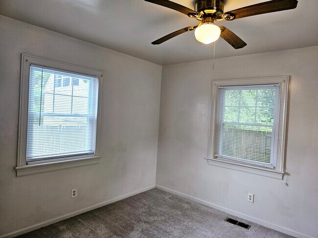 Building Photo - 3002 Woodrow St