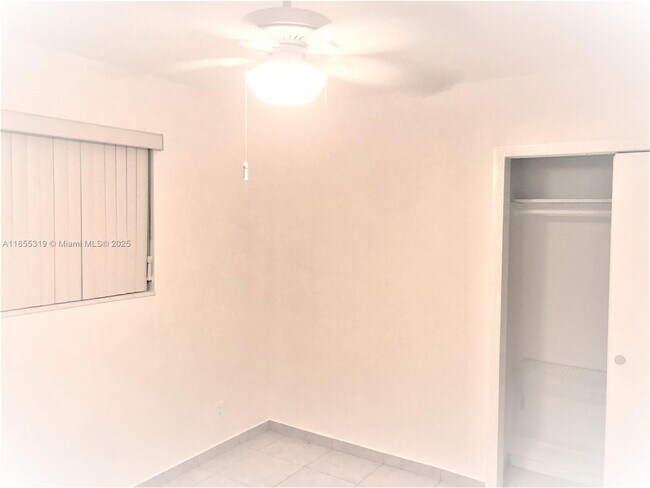 Building Photo - 1807 N 40th Ave