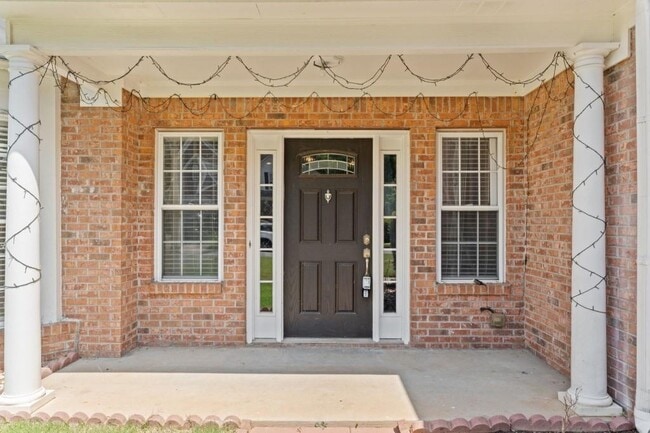 Building Photo - 5605 Martin Grove Dr NW