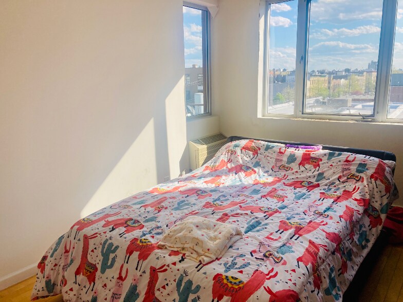 Building Photo - 93 Wyckoff Ave