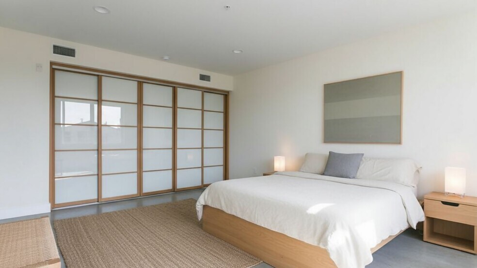 Primary Photo - 65 Commonwealth Ave