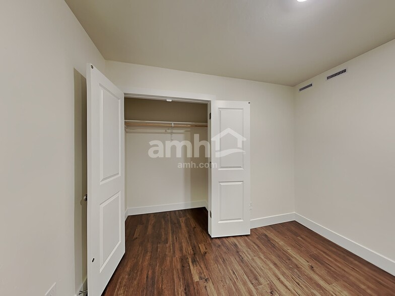 Building Photo - 4031 Bold Stripe Ave