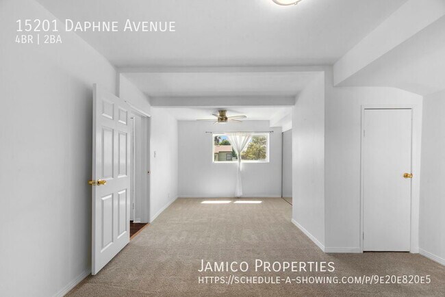 Building Photo - 15201 Daphne Ave