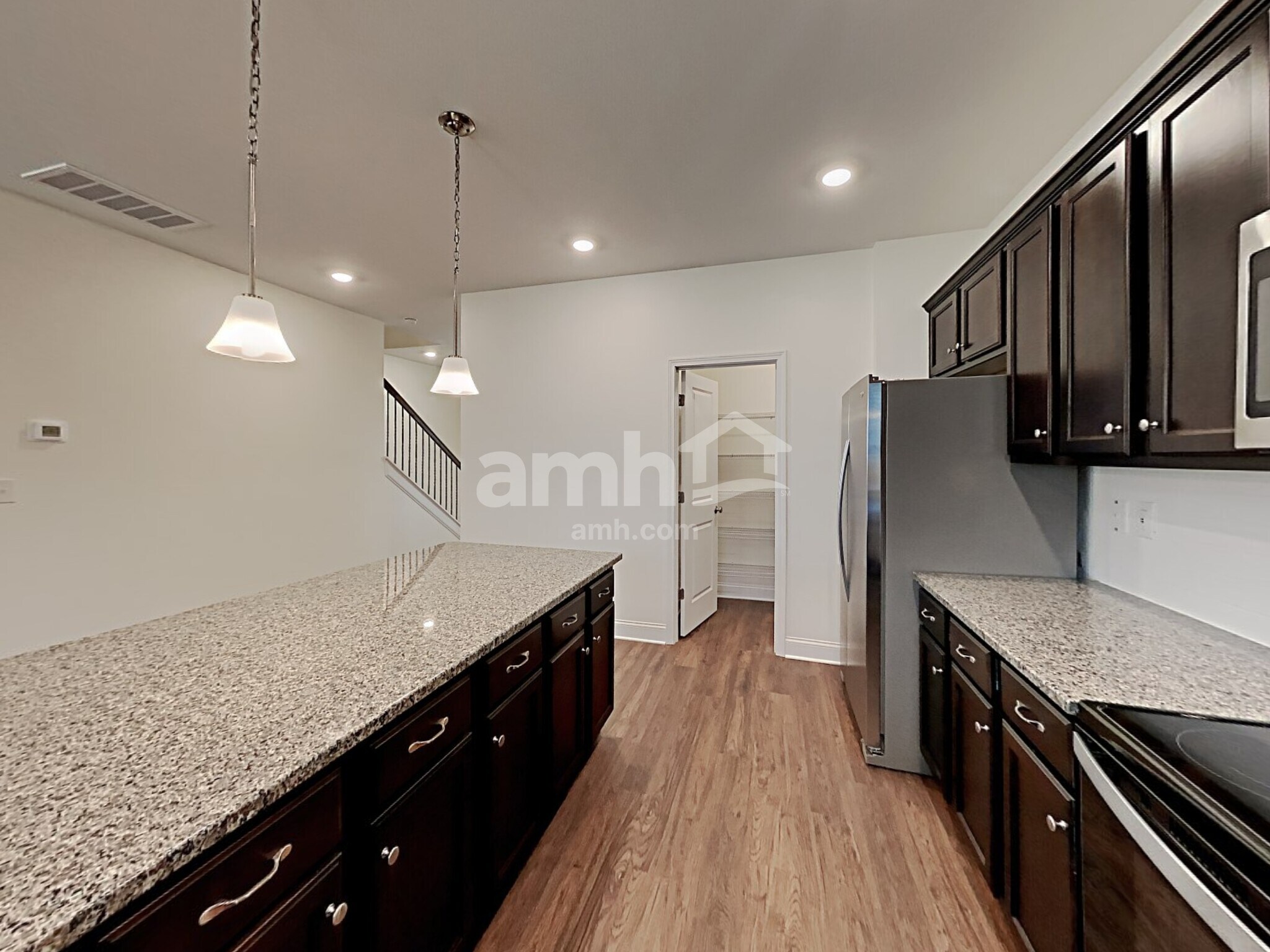 Building Photo - 2121 Johnston Dr