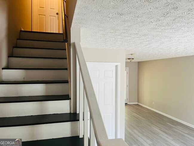 Building Photo - 605 Wilburn Ave