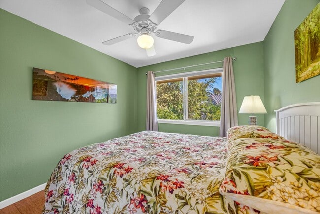 Building Photo - Single-family home with upstairs & downstairs rentals