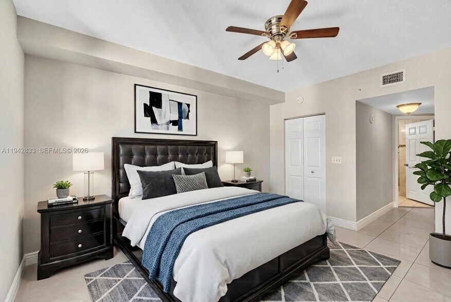 Building Photo - 17150 N Bay Rd