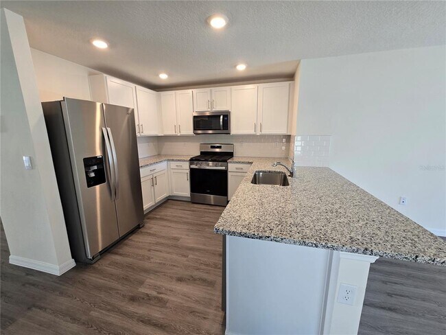 Building Photo - 35950 Sunflower Hl Dr