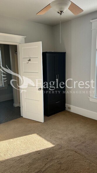 Building Photo - 105NSP