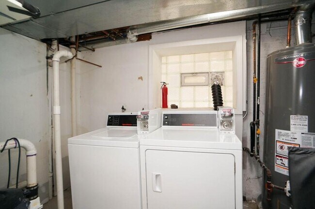 Building Photo - 2 bedroom in Chicago IL 60641