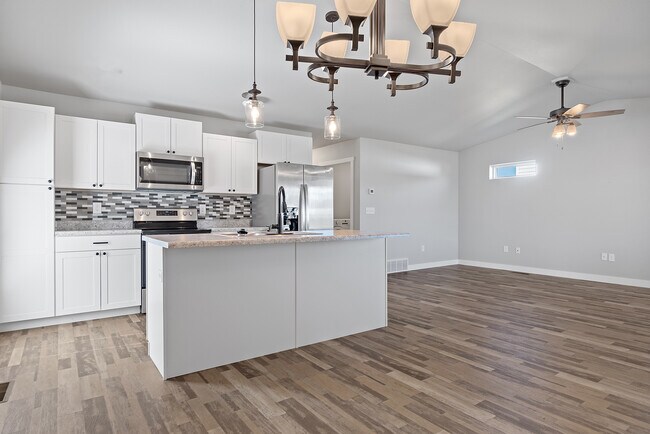 Building Photo - 405 Nighthawk Dr