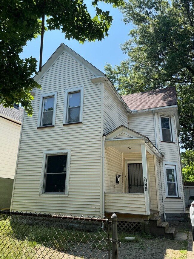 Building Photo - 2048 W 95th St