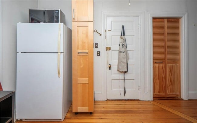 Building Photo - 3-14 Belair Ave