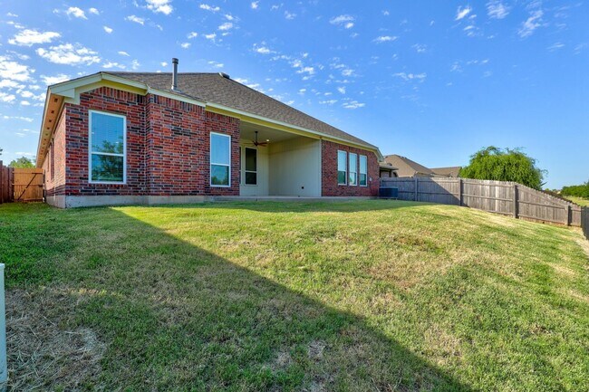 Building Photo - Desirable Home In Valencia Park!