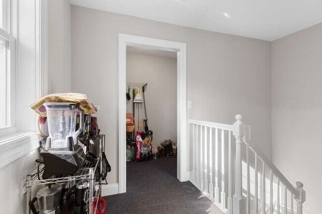 Building Photo - 22 Victor St