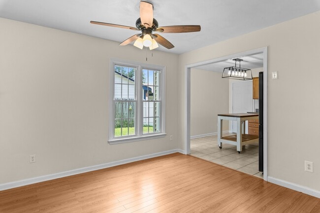Building Photo - 609 Maxwood Ct