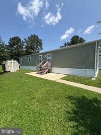 Building Photo - 4 Greenwood Cir