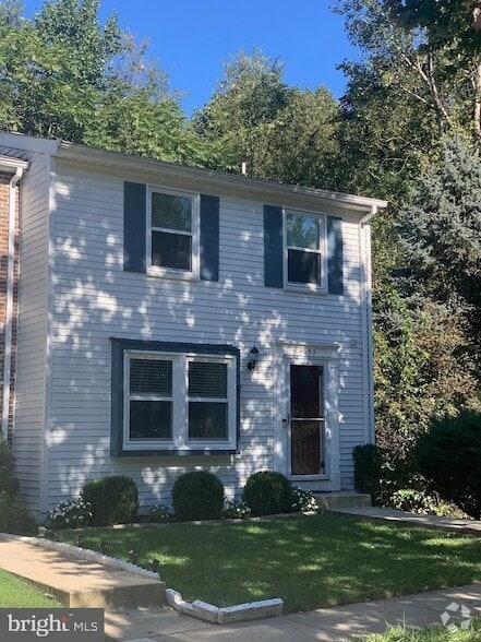 Building Photo - 9953 Valley Park Dr