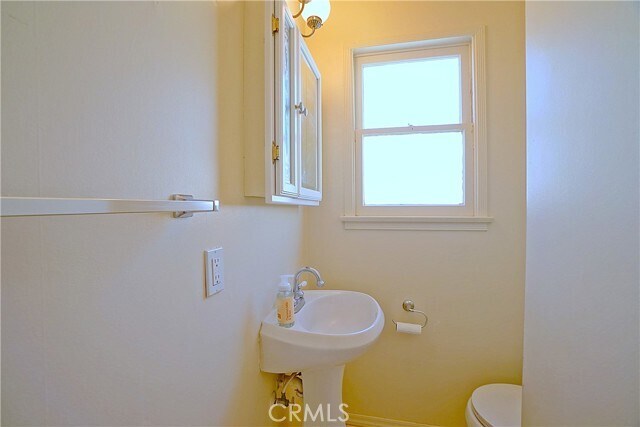 Building Photo - 4285 Oakwood Pl