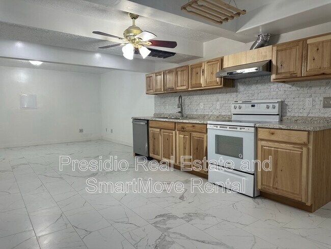 Building Photo - 3408 S Huntington Dr