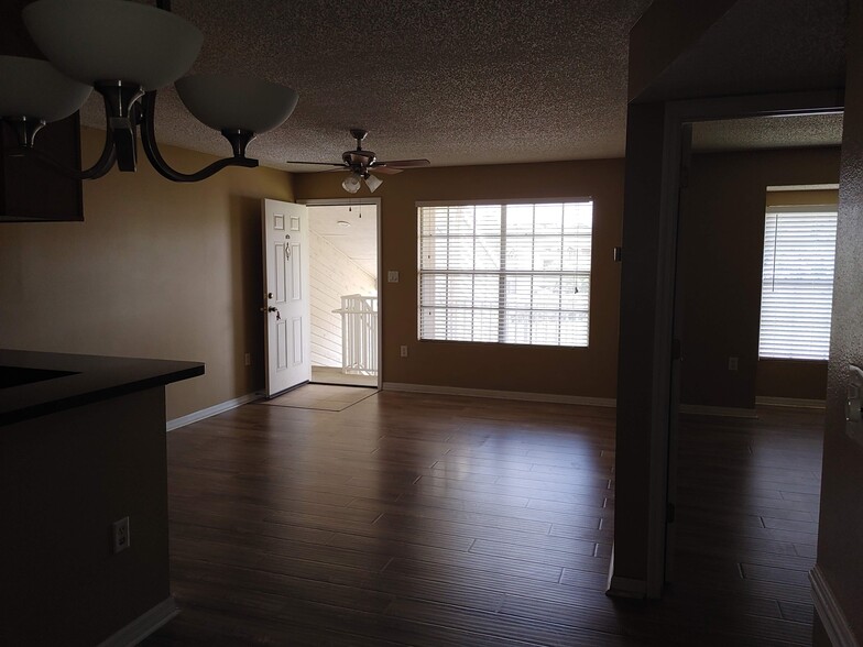 Nice and bright! - 215 Lake Brook Cir