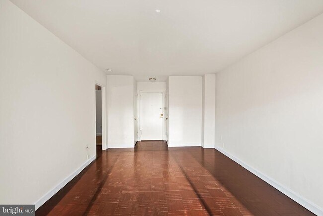 Building Photo - 1111 Arlington Blvd