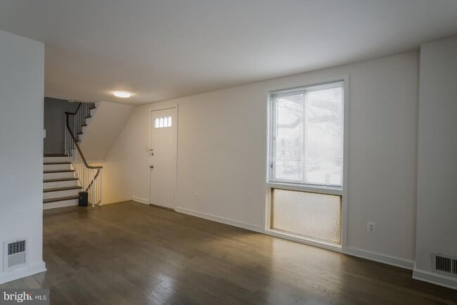 Building Photo - 301 I St SW