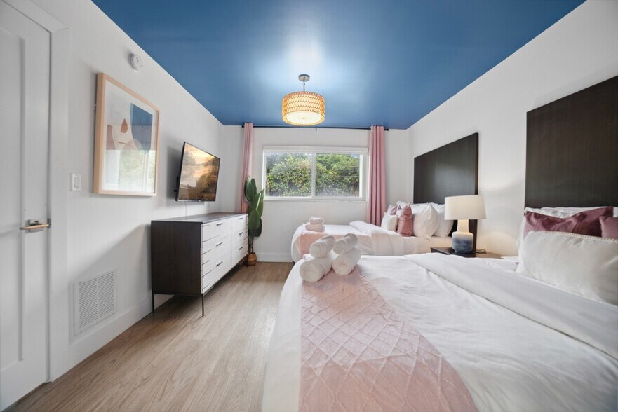 Building Photo - 911 NE 4th St