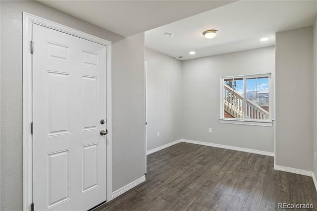 Building Photo - 15131 Munich Ave