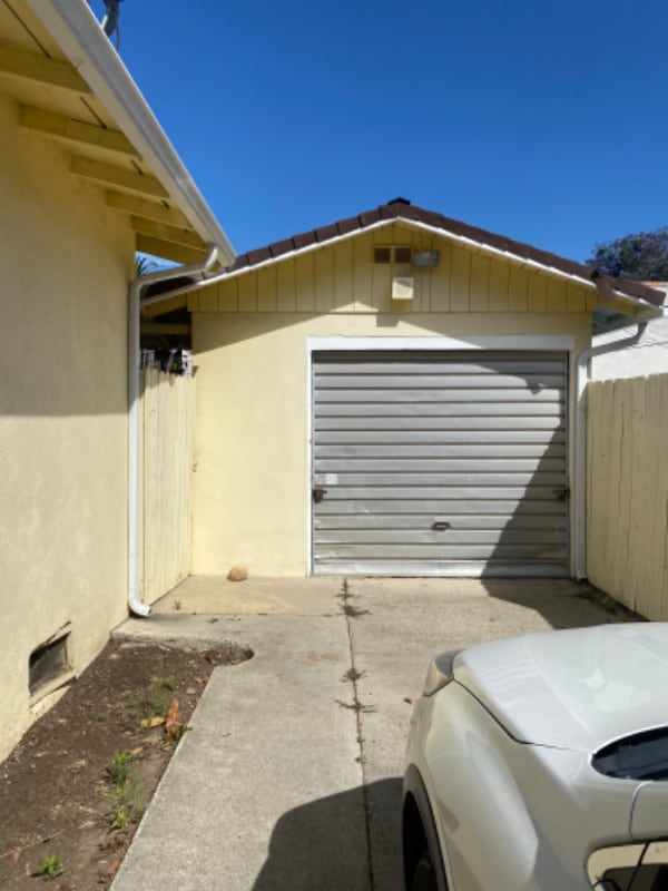 Building Photo - 710 W Sola St