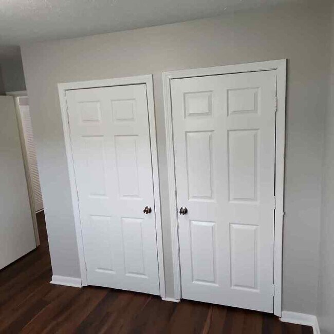 Building Photo - 4902 Saddlebrook Ln