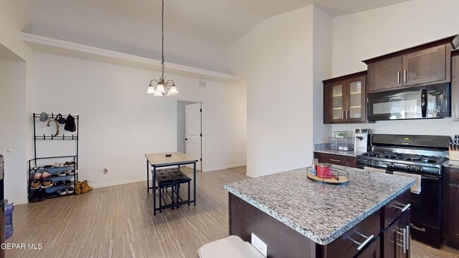 Building Photo - 14613 Luciana Alvarado