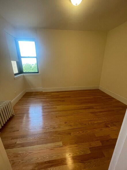 Building Photo - 508 Beacon St