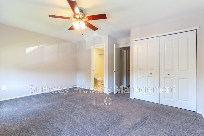 Building Photo - 166 Camber Ln