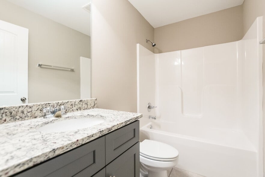 Building Photo - 398 Fieldcrest Dr