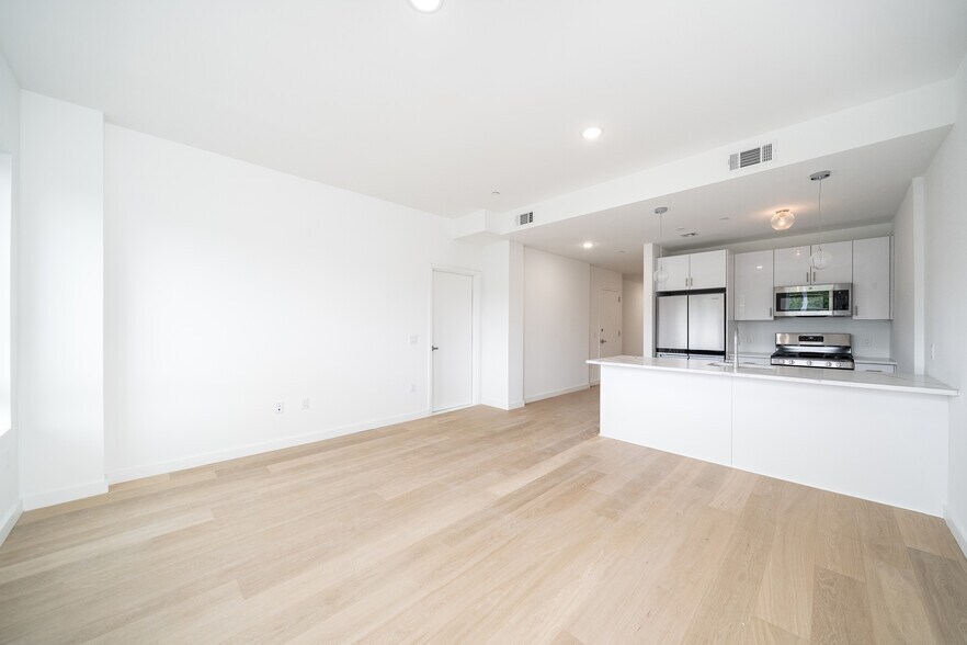 Building Photo - 417 Jackson St