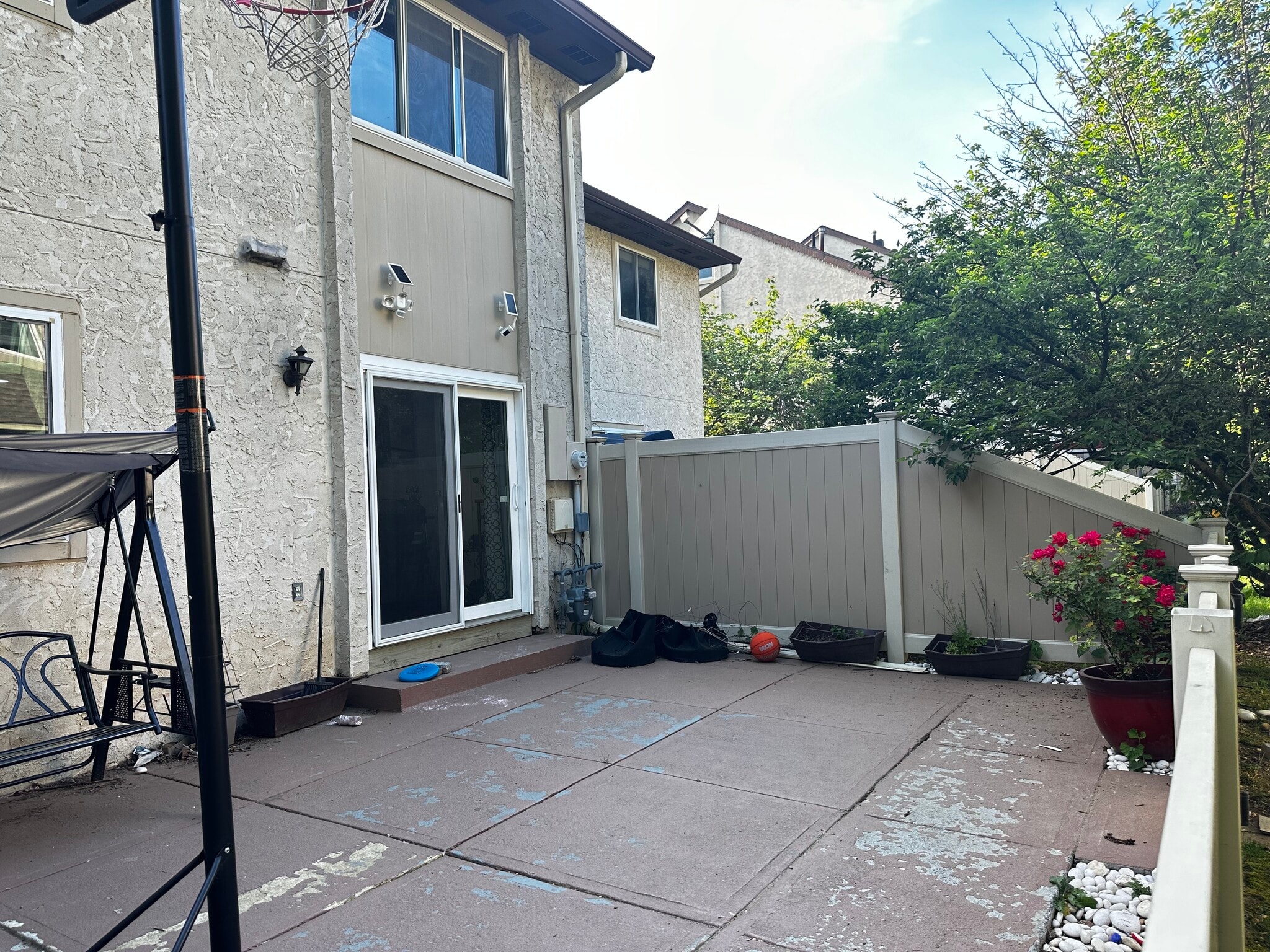 Building Photo - 107 Thoreau Dr