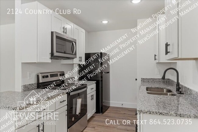 Building Photo - 2124 Country Club Rd