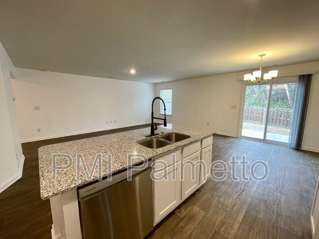 Building Photo - 341 Liliana Dr