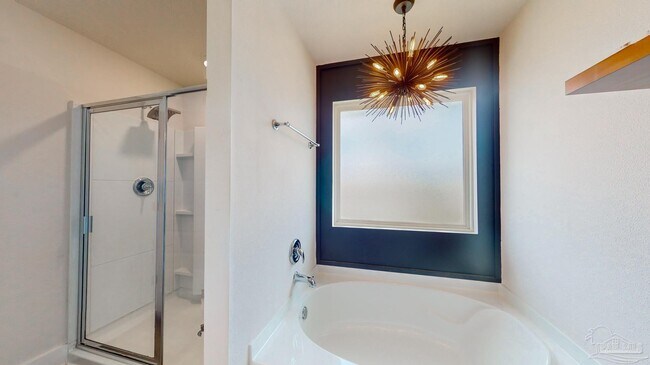 Building Photo - 5865 Danbury Blvd