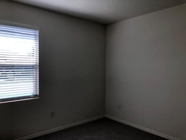 Building Photo - ALMOST NEW 4 BDRM home in GATED ROSECREST!