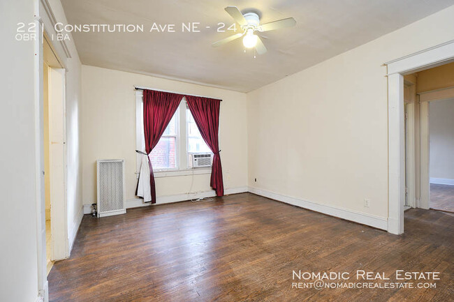 Building Photo - One-bedroom, one-bathroom apartment in con...