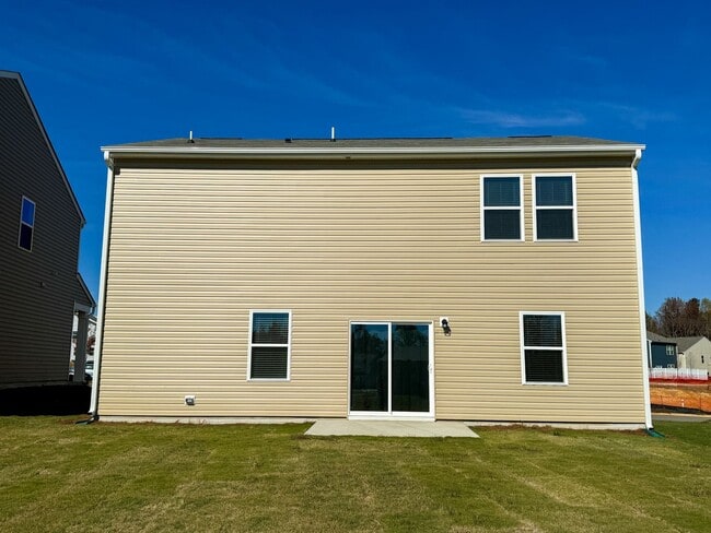 Building Photo - Brand new 2100sqft 4-bedroom / 3-Bath in t...