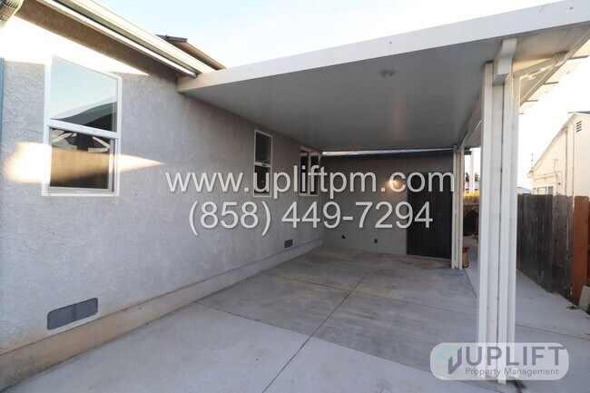 Building Photo - 5304 Nutmeg St