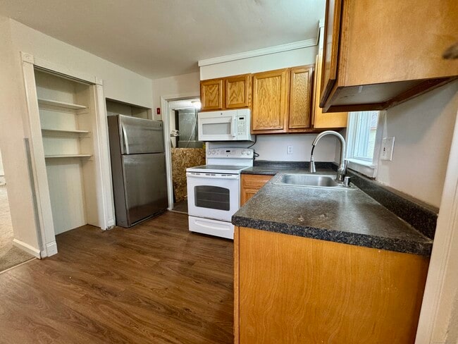 Building Photo - 356 A Ct