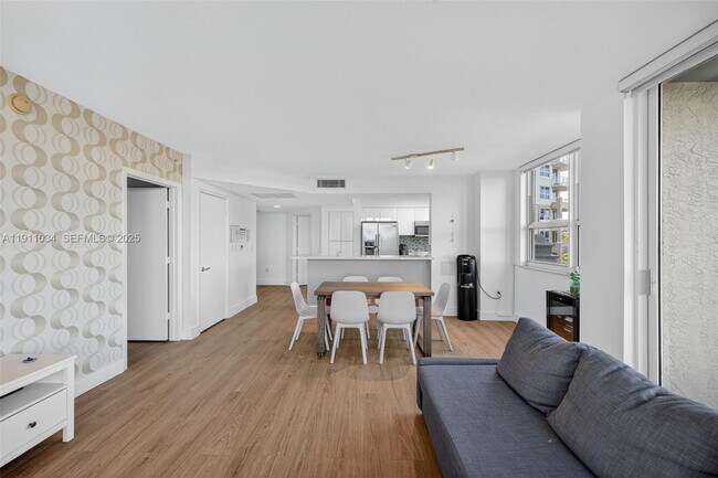 Building Photo - 19501 W Country Club Dr