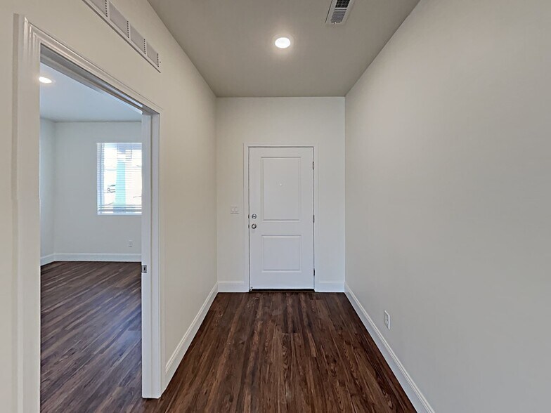 Building Photo - 3371 S 2580 W