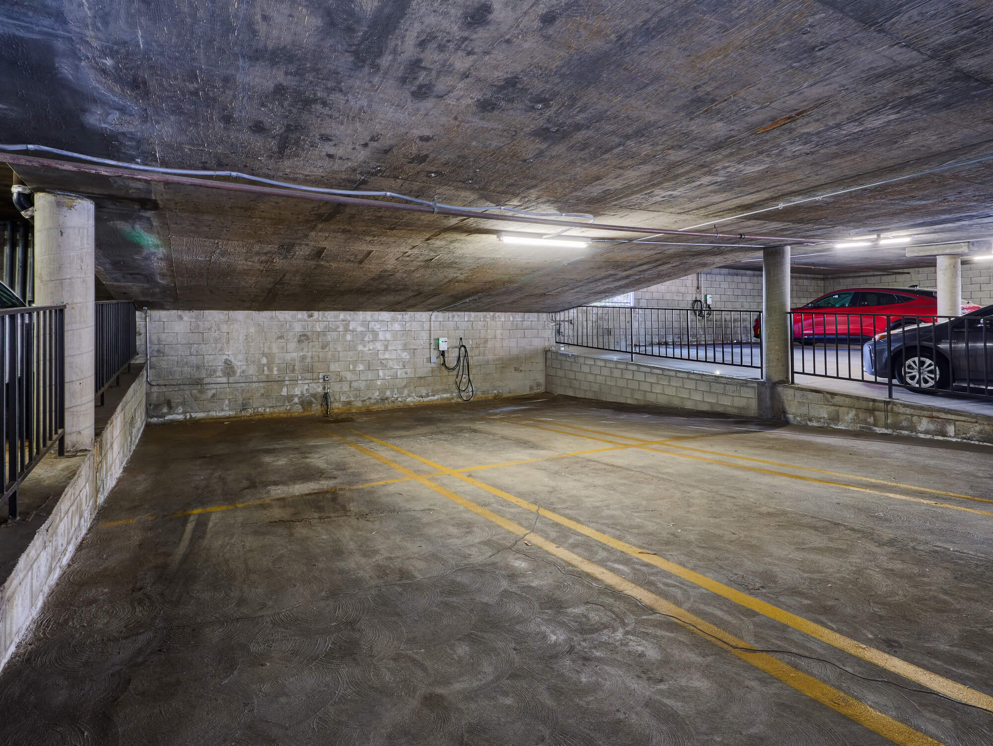 Building Photo - 7320 Hawthorn Ave