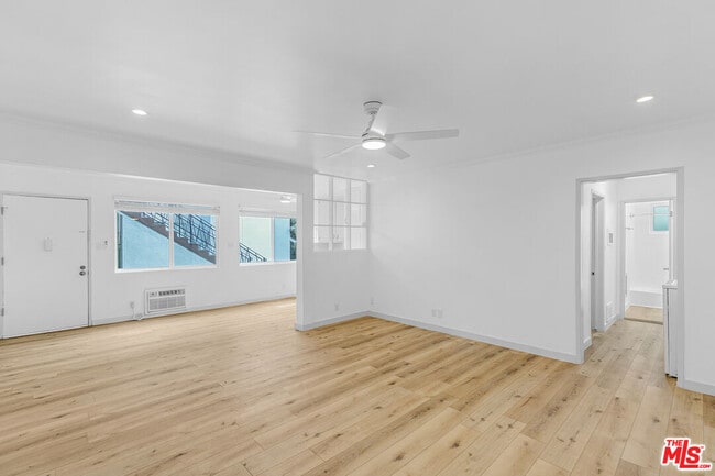 Building Photo - 4916 Hazeltine Ave